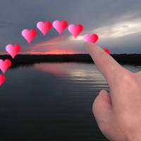 Finger Outline – Trace an outline of objects around yourself in any picture.